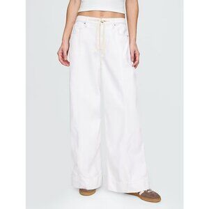 NWT Current Season GAP Mid Rise UltraSoft Baggy Jeans - Optic White Size 29
